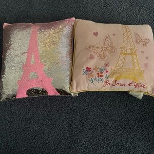 2 Paris pillows